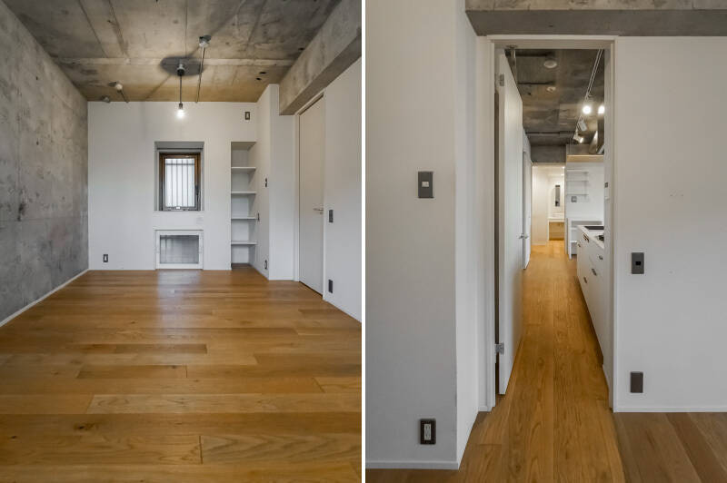 外廊下に面した西向きに小窓が付いています。写真右奥の扉の先はキッチンに続いており、そのまま進むと水まわりにアクセスできますよ。