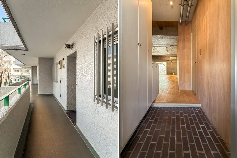 住戸が所在する2階に到着。中庭に面した明るい共用廊下から玄関ドアを開けると世界が一転。土間の味わいあるタイル、木で覆われた床・壁、硬質なコンクリートが融合する空間が広がります。