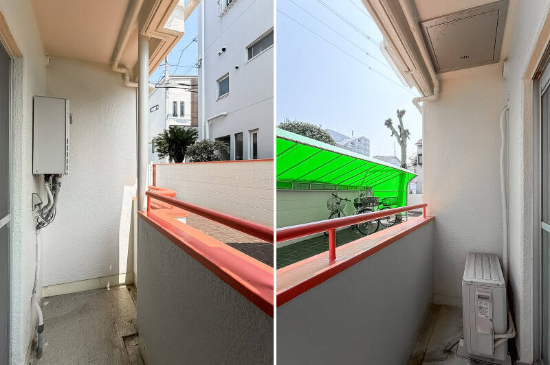 北東側にはコンパクトなバルコニーが付いています。正面には建物の外壁とマンションの駐輪場が見えます。