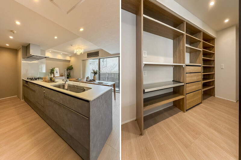 <p><b>左・</b>3口コンロと食洗機付き。／<b>右・</b>背面の大きな引き戸を開けると巨大なパントリーが出現。冷蔵庫はこちらに隠せます。</p>