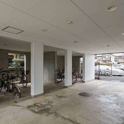 杉並和泉ハイムの建物・共用部写真