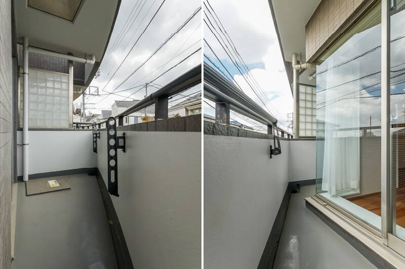 バルコニーはカクカクとした形状で、クランク部分は人ひとりが通れる程度の幅。