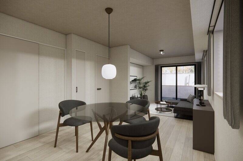 約16帖のLDK。天井はあえて組まず、既存の質感を活かした塗装仕上げとすることで、開放感のある高さを確保しています。