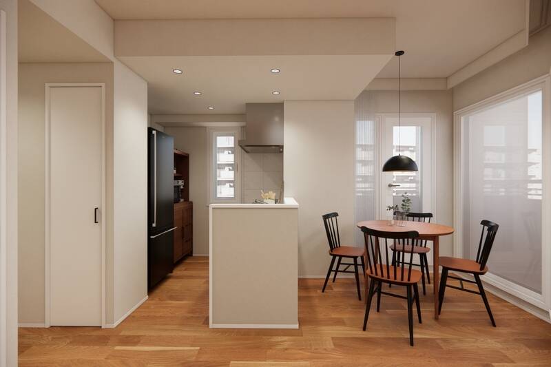 キッチンの背面には、冷蔵庫とカップボードを並べて置けるスペースが確保されています。左手の開き戸の中は収納になっており、食品ストックを置くなどパントリーとして重宝しそう。