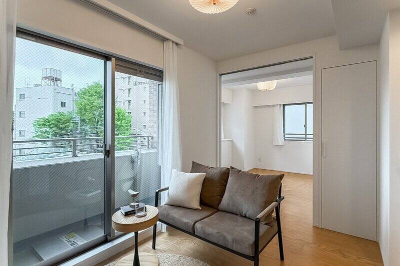 リビングダイニング（LD）には、東向きの窓からやわらかな日差しが差し込みます。