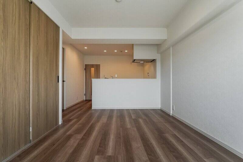 建具は落ち着いた色味で統一されています。