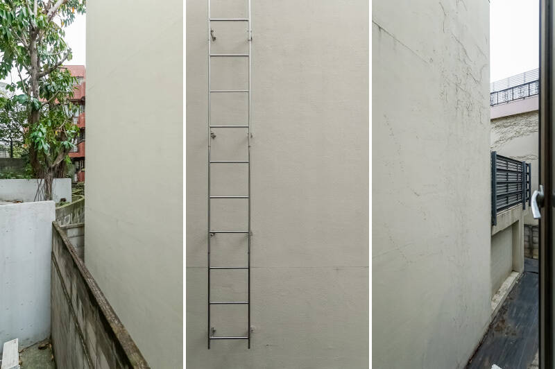 窓からの眺望。正面には建物があり日当たりは控えめです。