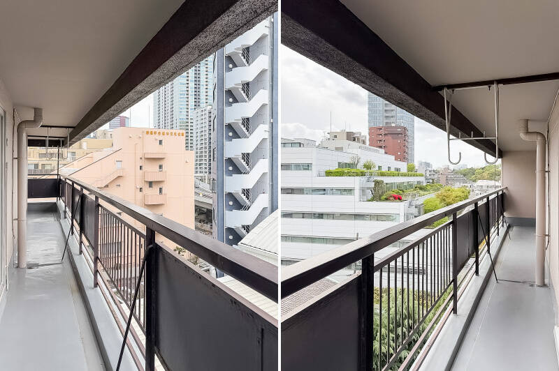 バルコニーはL型で、東側の洋室まで続いています。上部には物干し用金物が設置されていますよ。