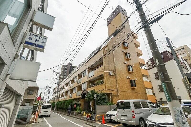 1984年竣工。管理員は週6日（月木土：8:30〜17:00・火水金：8:30〜11:45）勤務。共用部・外観共にきれいに整備されている印象です。