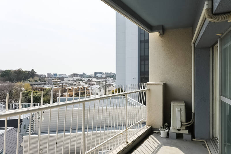 バルコニーは奥行きがゆったりと確保されています。