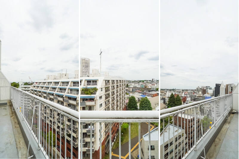 こちら側も、街を見渡す気持ちのいい眺め。いつでも気分転換に空を眺められる、贅沢な環境です。