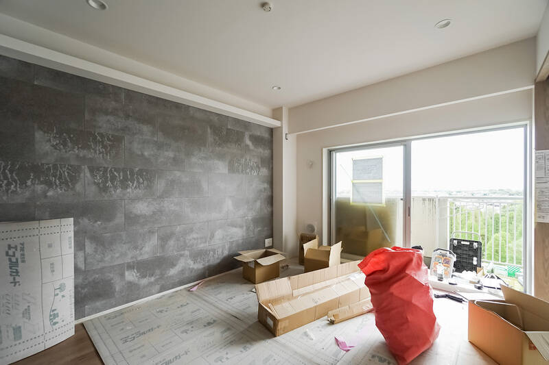 住まいの中心となるLDKは、お日さまポカポカ南向き。掃き出し窓が、井の頭公園に向かって大きく開かれています。広さは、約16.2帖。