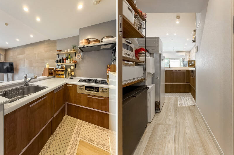 <b>左・</b>食洗機と3口ガスコンロ付き。油はねが気になるコンロは壁に面して設置されているので、お掃除がしやすそう◎ ／<b>右・</b>洗面室側の壁面には、冷蔵庫やラックが置けるスペースが確保されています。