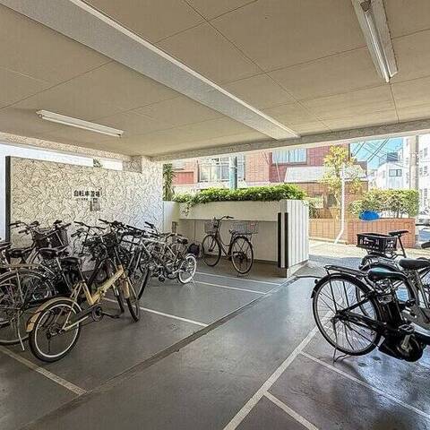 秀和祖師谷大蔵レジデンスの建物・共用部写真