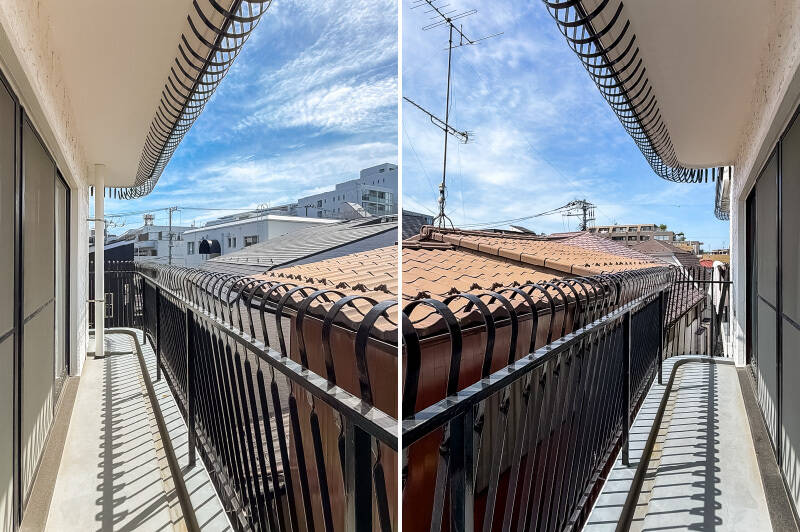 バルコニーは “秀和シリーズ” らしいアイアンの手すりが♡ Rがかったやわらかなラインが愛らしい。