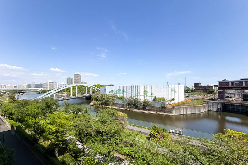 バルコニーの目前に広がる景色からスタート。説明はいりませんね。ただただ、気持ちいいのです。