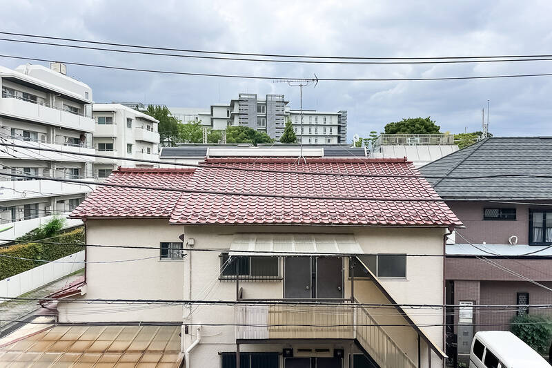 視界が大きく抜けているわけではありませんが、圧迫感はなく心地よい光を感じることができます。