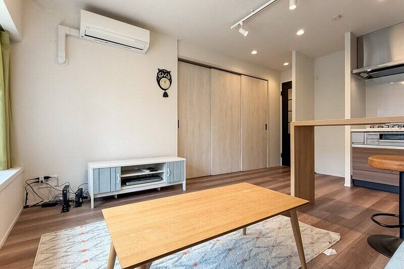 内装は、白や木目をベースとしたシンプルなテイストです。