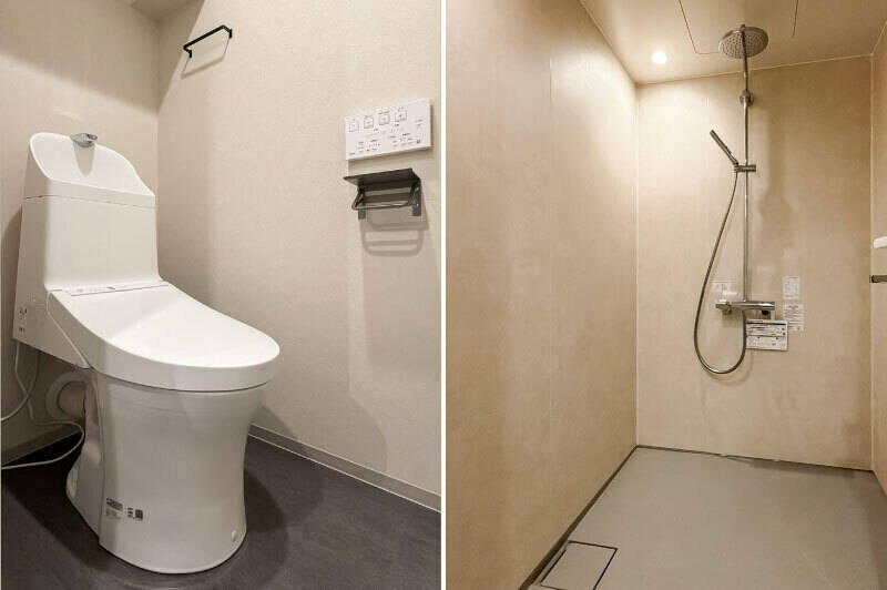 <b>左・</b>トイレは入口から見えない位置。／<b>右・</b>オーバーヘッドシャワーが備わったシャワースペース。朝の支度時にサッと使えるので便利ですね◎