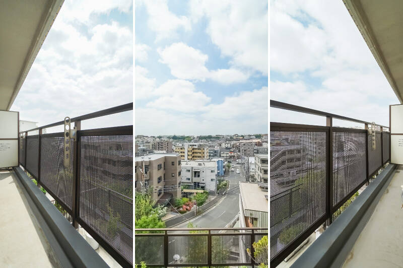 ふたつの洋室からアクセスできるセカンドバルコニーには、物干し金具が備わっています。