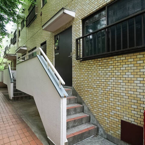 ニューウエルテラス宮前平C棟の建物・共用部写真