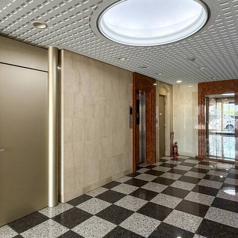 秀和溜池山王レジデンスの建物・共用部写真
