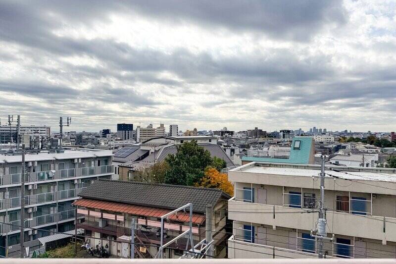 視線を遮るものがなく、街並みを遠くまで見渡せます。