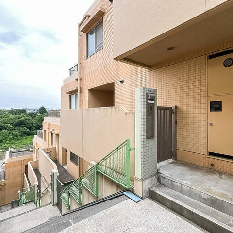 東急ドエル横浜ヒルサイドガーデン(1〜5番館)の建物・共用部写真