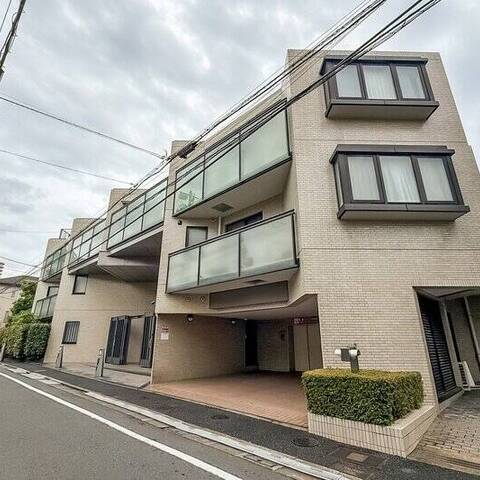 インペリアル表参道の室内写真