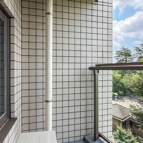 ヒルズ新宿御苑の室内写真