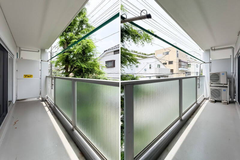 リビングから洋室Aにまたがって配置されたバルコニー。物干し金具付きです。