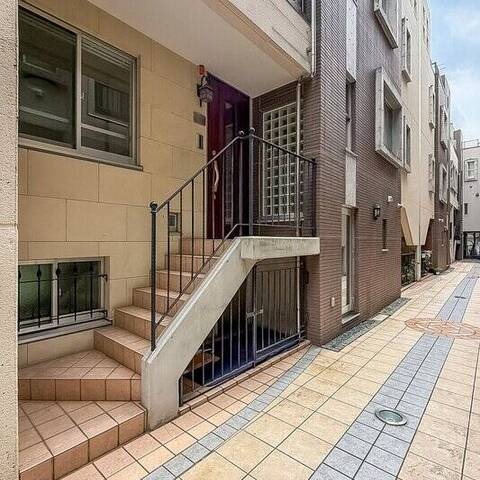 グラシオ早稲田夏目坂の建物・共用部写真