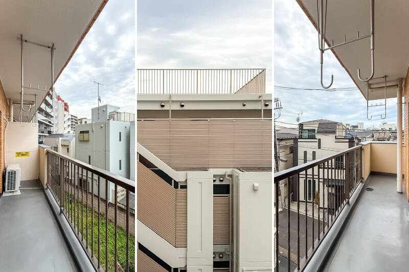正面にはマンションが建っていますが、共用廊下側には高さのある目隠しが設けられ、視線への配慮が感じられます。周辺には低い戸建てが多く、採光を妨げる建物は少なそうです。