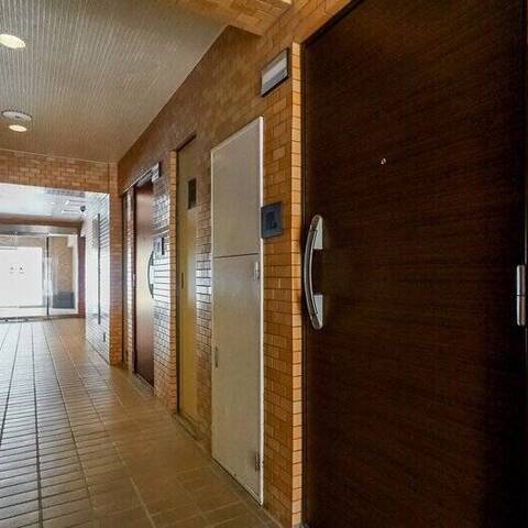 ライオンズマンション幡ヶ谷の建物・共用部写真