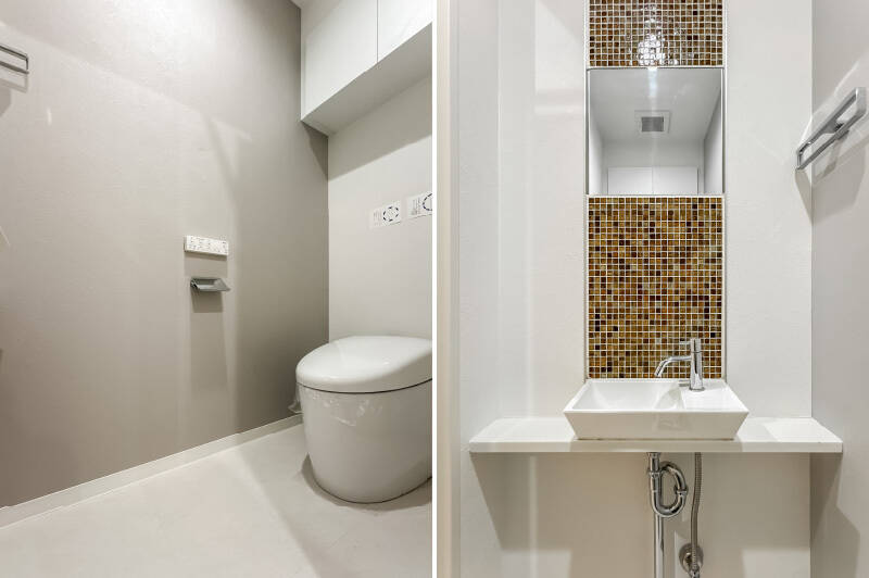 <p><b>左・</b>トイレは、今回のリノベーションで本体ごと新規交換済みです。／<b>右・</b>トイレの向かいには、独立した手洗いカウンターがあります。</p>