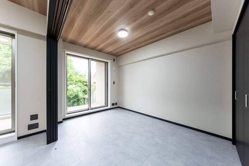 引き戸の先は約6帖の洋室A。開けっぱなしにしておくと、約21.3帖のLDKとして広々と使うことも。