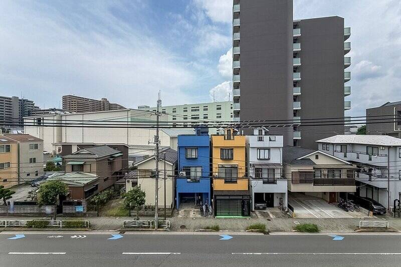 西側を望む眺望。周辺には高い建物も見えますが、圧迫感はありません。