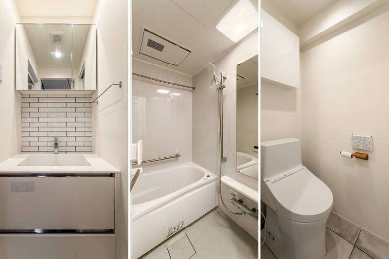 <b>左・</b>白いタイルがかわいらしい洗面室。洗面台の左手にバスルーム、右手にトイレがあります。／<b>中央・</b>1216サイズのバスルームには、浴室乾燥機を完備。／<b>右・</b>シンプルな白い内装に、トイレットペーパーホルダーがアクセントを添えています。