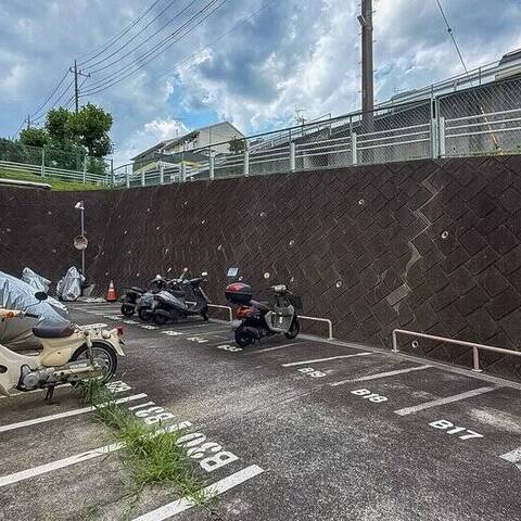 ライオンズガーデン百合ケ丘の建物・共用部写真