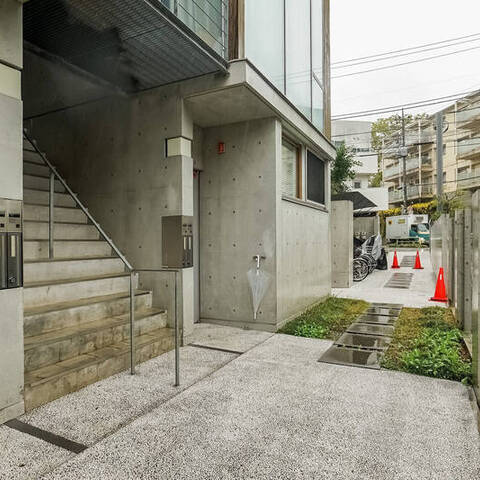 弦巻フラットの建物・共用部写真