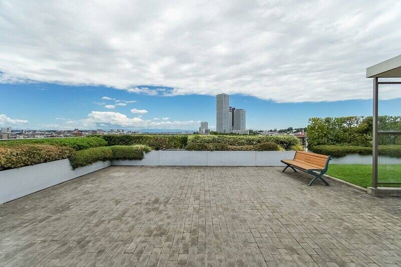 マンションの屋上に上がると、多摩川流域全体を一望する大パノラマを楽しめます。花火大会はこちらからもキレイに見えるそうですよ!