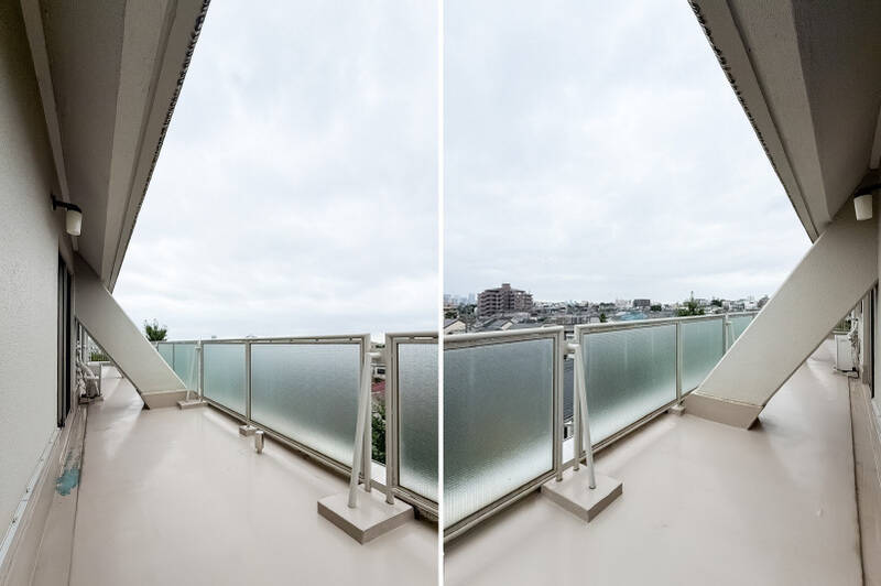 庇(ひさし)がない分、空を広く感じられます。