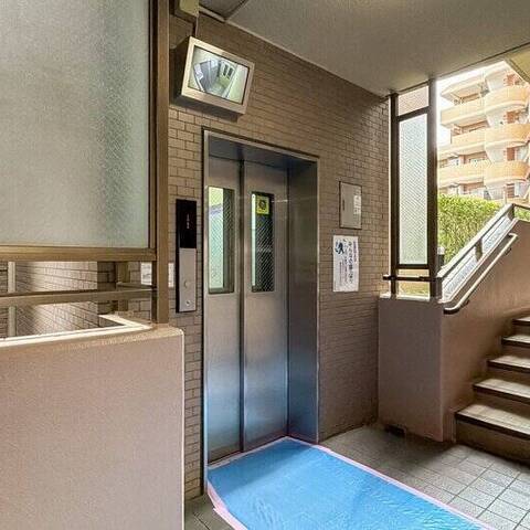 グリーンコーポ多摩ニュータウン南大沢の建物・共用部写真