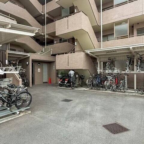 グリーンコーポ多摩ニュータウン南大沢の建物・共用部写真
