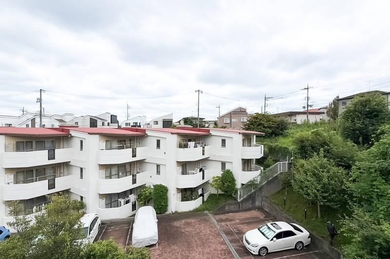 視界を遮るような建物はなく、空が広く感じられる眺望です。撮影時はあいにくの曇り空でしたが、晴れた日には爽快な景色を楽しめそう♪