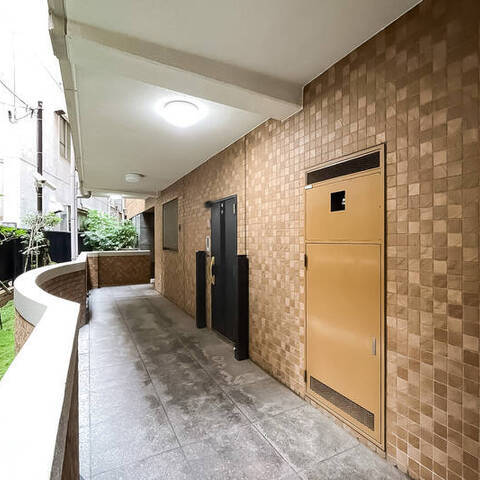 グローリオ御苑内藤町の建物・共用部写真