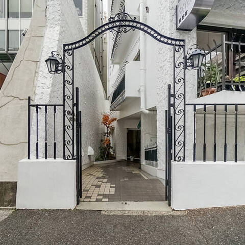 秀和外苑レジデンスの建物・共用部写真