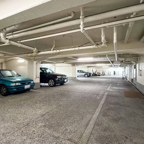 秀和外苑レジデンスの建物・共用部写真