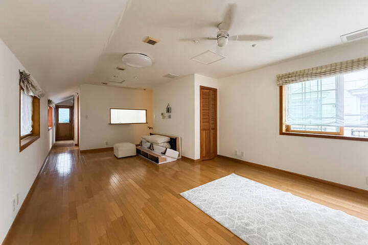 梅に鶯、ここに家族
