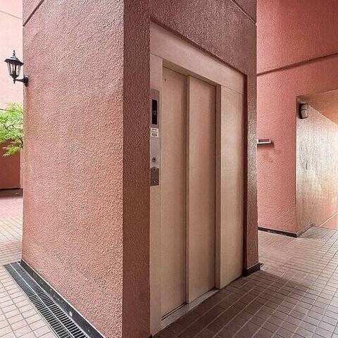 小田急目黒三田マンションの建物・共用部写真